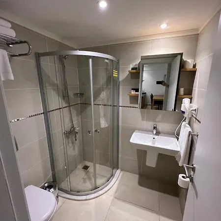 Lueks 5 Yildizli Otelde *